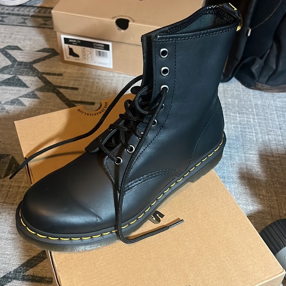 Dr. Martens Boots, Women’s Size 9, Black Semi Shinny - Picture 2 of 5